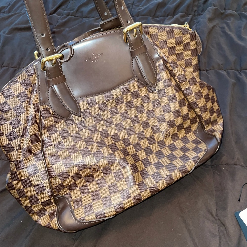 ✨AUTHENTIC✨ Louie Vuitton Verona bag